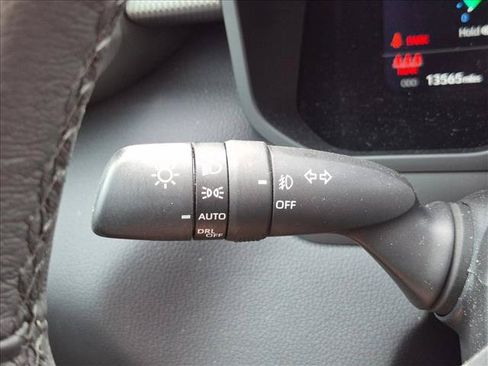 Used 2025 Toyota Tundra Limited AWD/4WD image 6