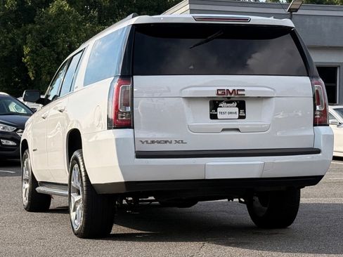 Used 2020 GMC Yukon XL SLE w/ SLE Value Package RWD image 3