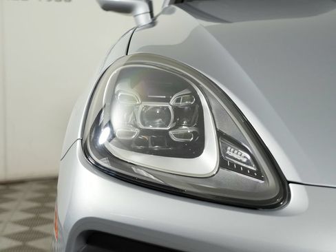Used 2023 Porsche Cayenne AWD/4WD image 11