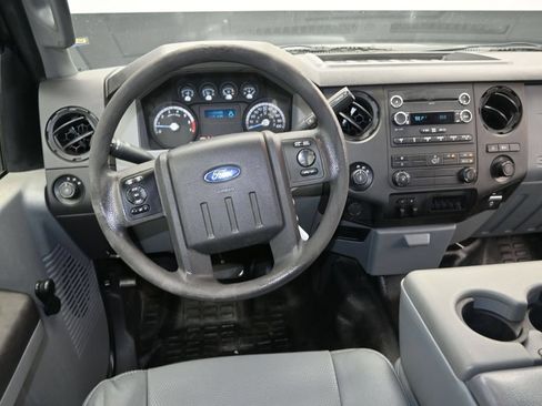 Used 2016 Ford F250 XL w/ XL Appearance Package AWD/4WD image 29