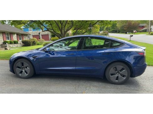 Used 2021 Tesla Model 3 Long Range AWD/4WD image 2