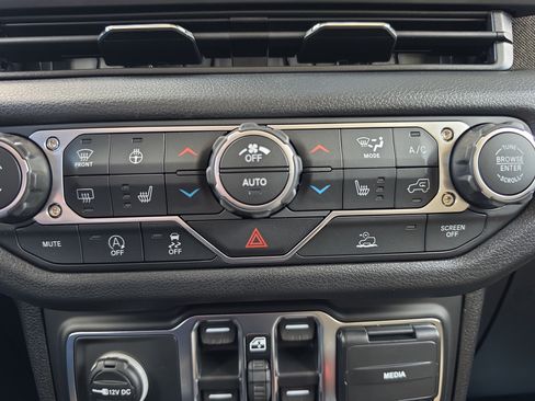 New 2026 Jeep Gladiator Willys AWD/4WD image 29