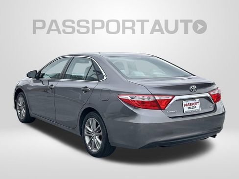 Used 2016 Toyota Camry XLE image 2
