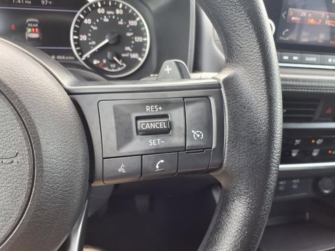 Used 2024 Nissan Rogue S FWD image 14