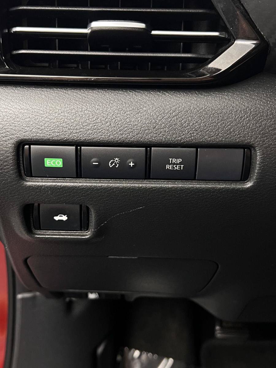 Used 2020 Nissan Sentra SV FWD image 10