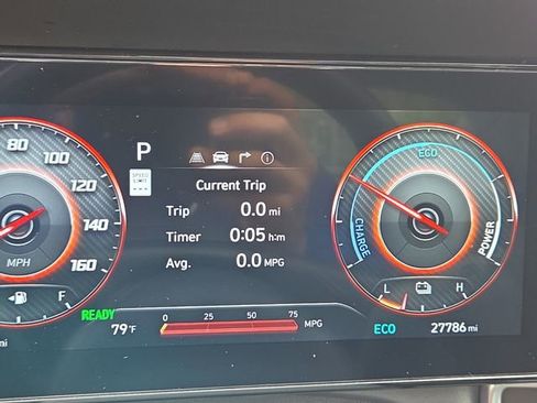 Used 2025 Hyundai Elantra Limited FWD image 26