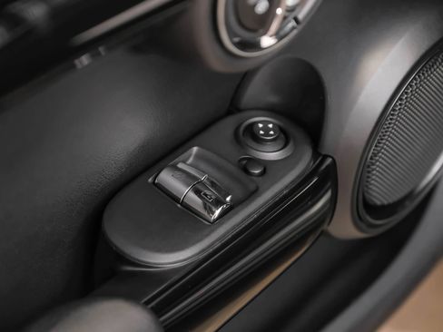 Used 2020 MINI Cooper S image 33