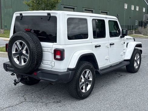 Used 2021 Jeep Wrangler Unlimited Sahara w/ Uconnect 4C Nav & Sound Group AWD/4WD image 8