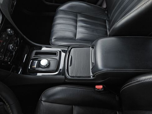 Used 2023 Chrysler 300 S image 23