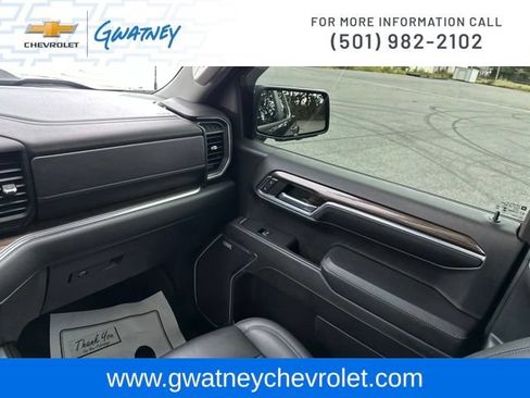 Used 2024 Chevrolet Silverado 1500 LT Trail Boss w/ LT Trail Boss Premium Package AWD/4WD image 30