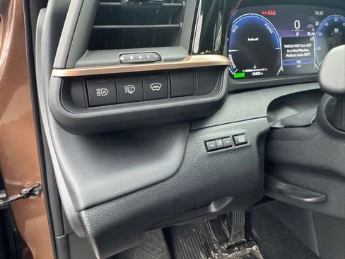 Used 2025 Toyota Crown Signia w/ Advanced Technology Package AWD/4WD image 24