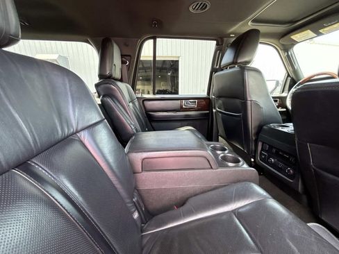 Used 2016 Lincoln Navigator L Select RWD image 12