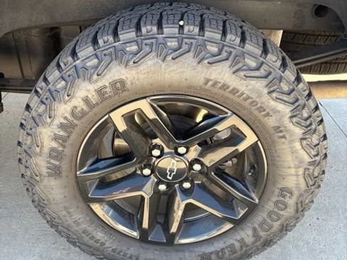 Used 2024 Chevrolet Silverado 1500 LT Trail Boss w/ Convenience Package II AWD/4WD image 23
