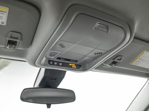 Used 2022 Chevrolet Equinox LT image 23