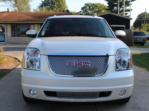 Used 2013 GMC Yukon Denali AWD/4WD image 3