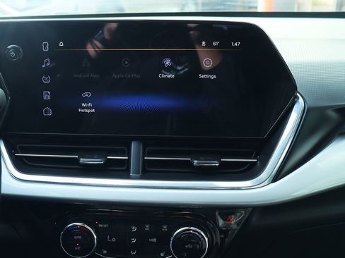 Used 2024 Chevrolet Trax LT w/ Driver Confidence Package image 45