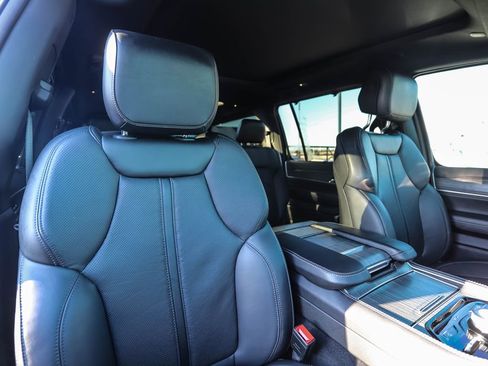 Used 2023 Jeep Wagoneer L Series III w/ Premium Group I image 37