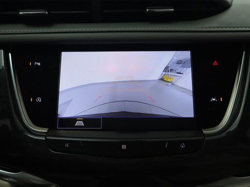 Used 2021 Cadillac XT6 Premium Luxury image 24