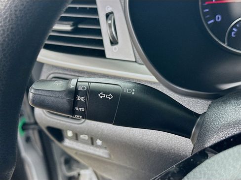 Used 2020 Kia Optima LX FWD image 19