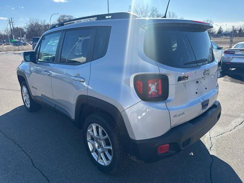 Used 2018 Jeep Renegade Latitude w/ Cold Weather Group image 7