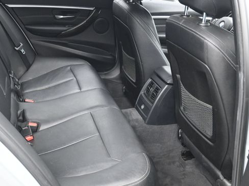 Used 2017 BMW 330i Sedan RWD image 10