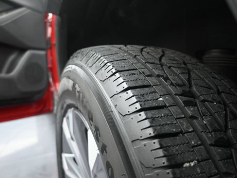 Used 2026 Chevrolet Equinox LT w/ Safety and Technology Package FWD image 34