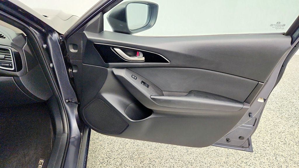 Used 2015 MAZDA MAZDA3 i Sport FWD image 25