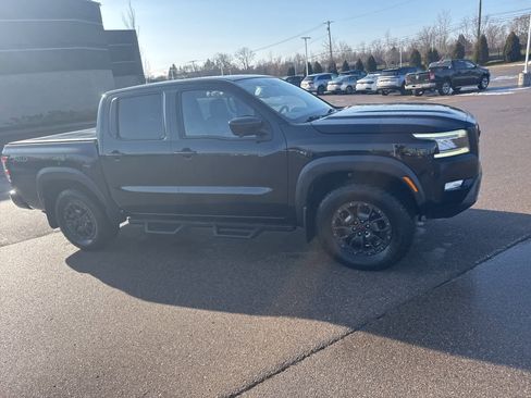 Used 2022 Nissan Frontier PRO-4X w/ Pro-4X Premium Package image 9