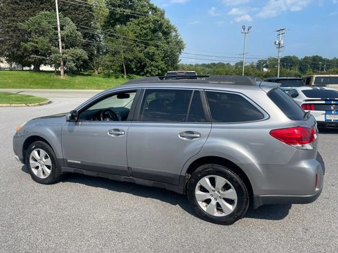 Used 2011 Subaru Outback 2.5i Limited w/ PWR Moonroof Pkg AWD/4WD image 15
