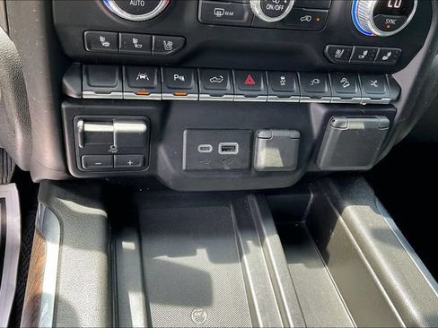 Used 2021 GMC Sierra 1500 Denali w/ Denali Premium Package AWD/4WD image 33
