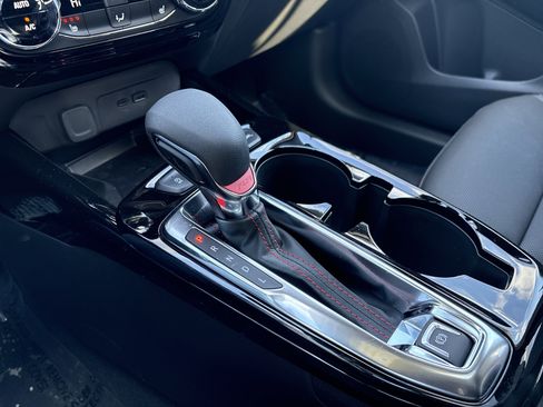 New 2026 Chevrolet Trax RS w/ Sunroof Package image 23