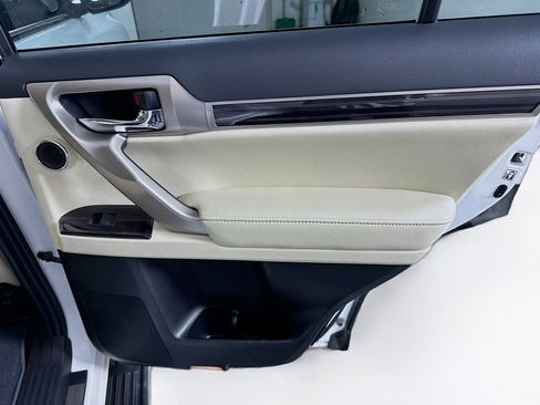 Used 2021 Lexus GX 460 Luxury w/ Sport Design Package image 32