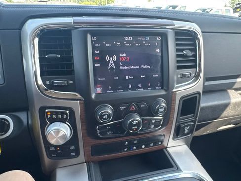Used 2018 RAM 1500 Laramie AWD/4WD image 5