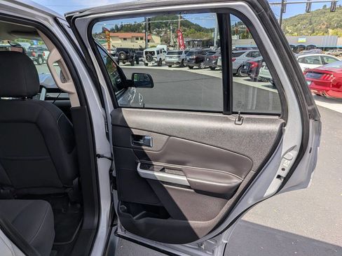 Used 2013 Ford Edge SE FWD image 23