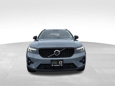Certified 2023 Volvo XC40 B5 Plus w/ Driver Assist Package AWD/4WD image 5