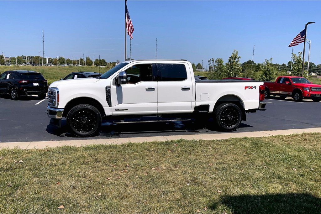 Used 2023 Ford F350 Lariat w/ Lariat Ultimate Package AWD/4WD image 12