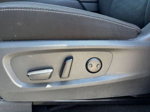 Used 2025 Nissan Pathfinder SV AWD/4WD image 22