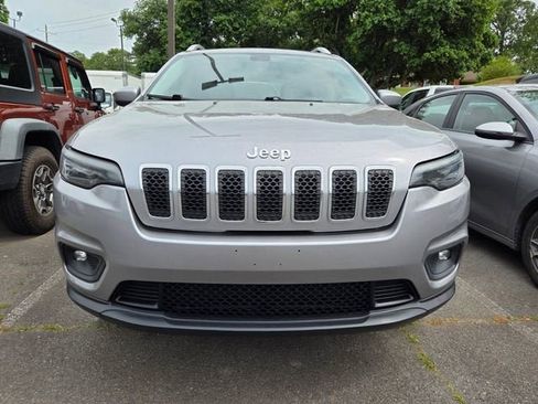 Used 2019 Jeep Cherokee Latitude w/ Popular Appearance Group AWD/4WD image 2