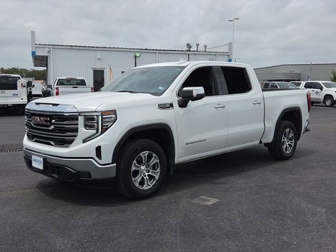Used 2024 GMC Sierra 1500 SLT RWD image 12