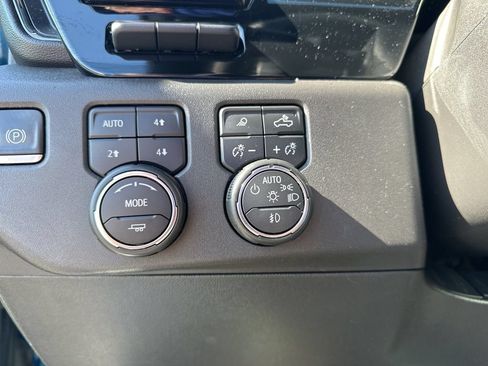 Used 2022 Chevrolet Silverado 1500 ZR2 w/ Technology Package AWD/4WD image 26