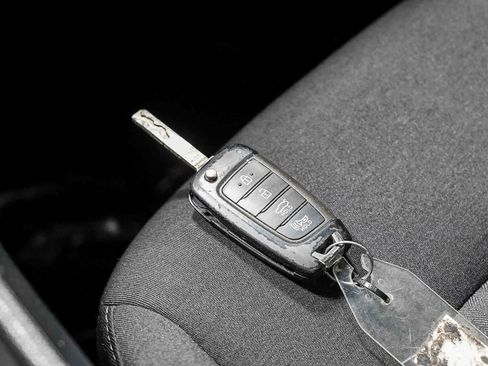 Used 2023 Hyundai Sonata SE FWD image 28