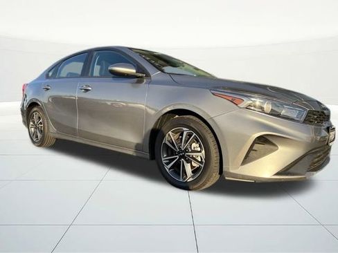 Used 2023 Kia Forte LXS image 8