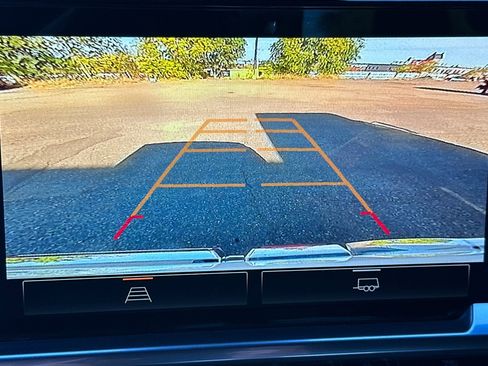 Used 2023 GMC Sierra 1500 Elevation image 26