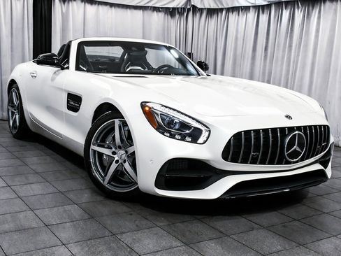 Used 2018 Mercedes-Benz AMG GT Roadster image 3