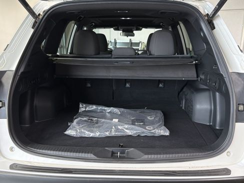 Certified 2025 Subaru Forester Premium AWD/4WD image 18