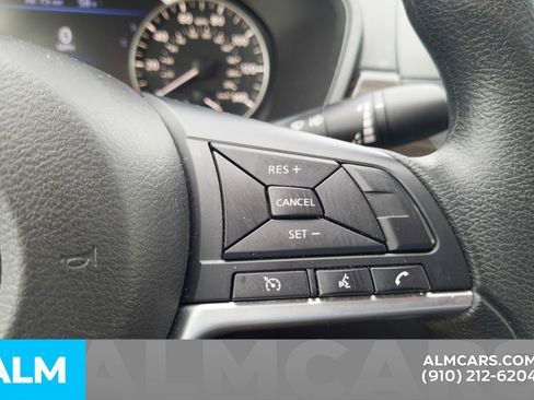 Used 2025 Nissan Altima 2.5 SV FWD image 11