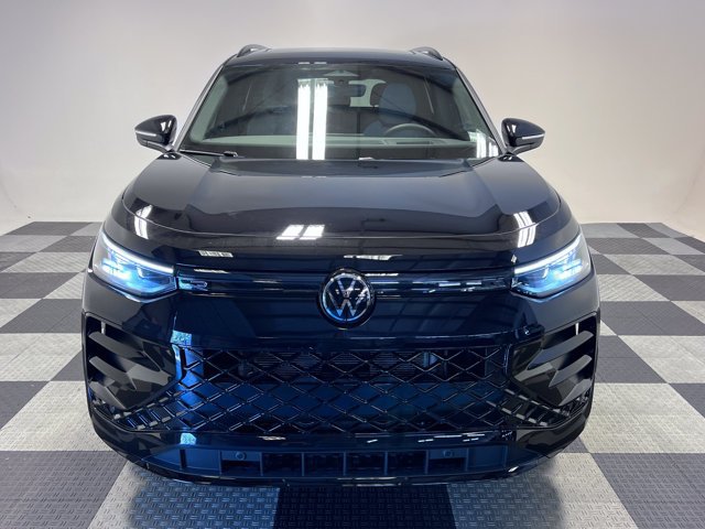 New 2026 Volkswagen Tiguan SE R-Line FWD image 2