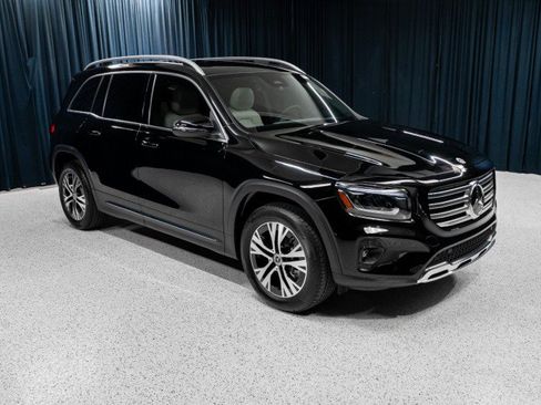 New 2026 Mercedes-Benz GLB 250 image 3
