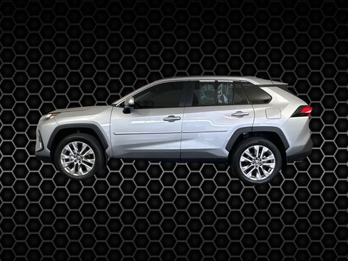Used 2025 Toyota RAV4 XLE Premium image 13