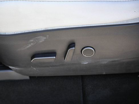Used 2021 Tesla Model Y Long Range AWD/4WD image 19